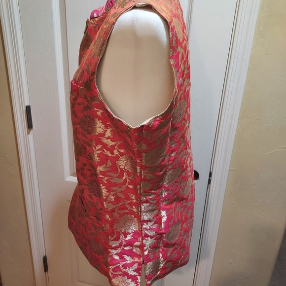 Floral Foil Vest - Picture 3 of 6